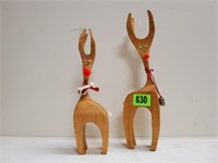 Handcrafted wooden reindeer (2)