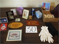 Gloves, Plaques, Misc accessories/decor