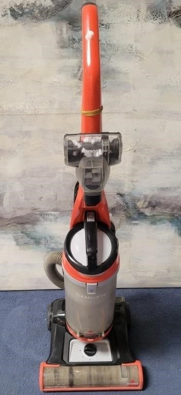 11 - CLEANVIEW UPRIGHT VACUUM CLEANER