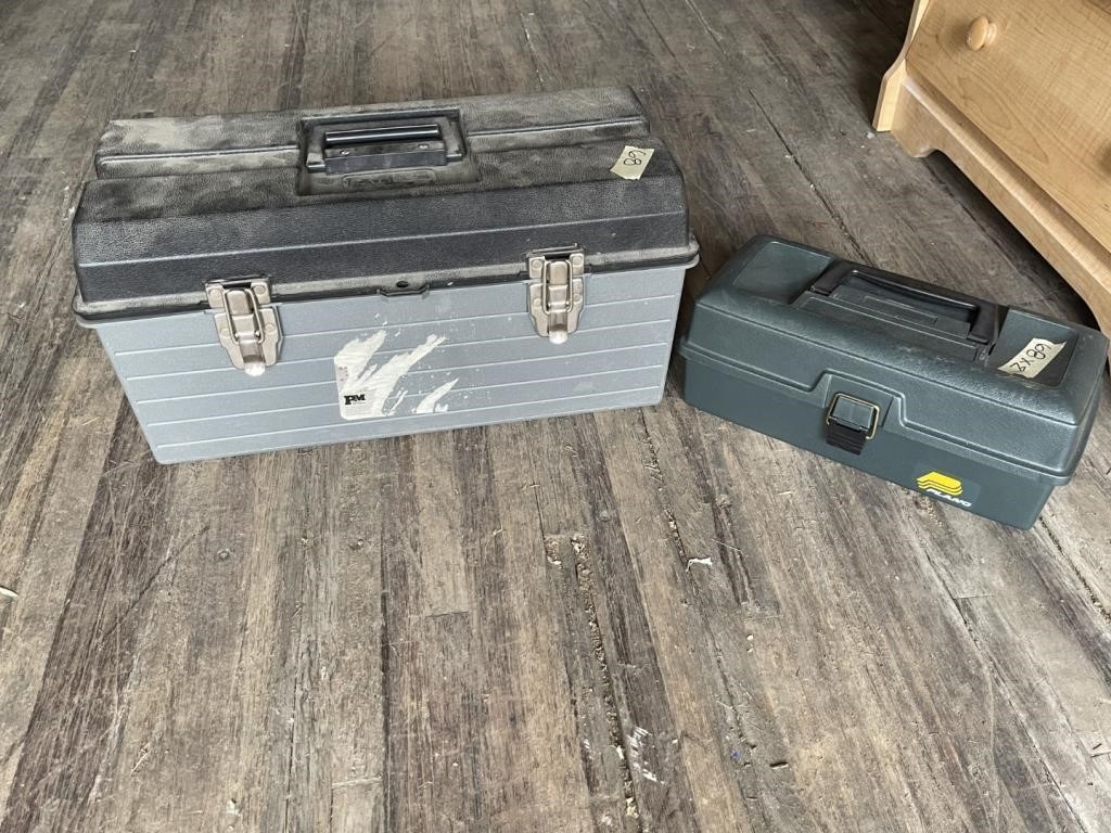 Lot with portable tool box and tools: wrenches, ha