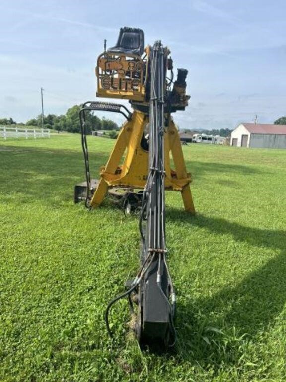 2005 loader with 350 hours on machine