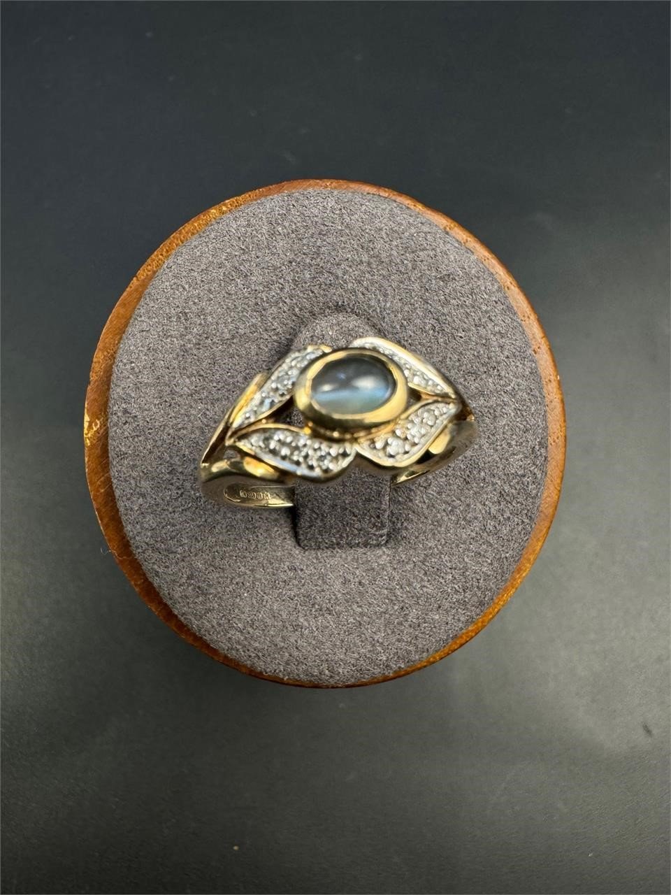 Vintage 9ct gold cat eye ring size 6.5