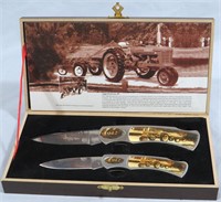 SET OF 2 VINTAGE 1942 JOHN DEER POCKET KNIVES NIB