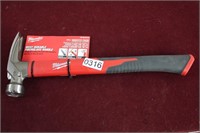 Milwaukee 19 oz Hammer / New