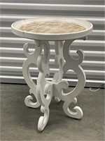 FARMHOUSE STYLE DISTRESSED ACCENT TABLE