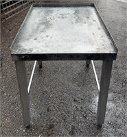 EQUIPMENT STAND 18" X 24" WD