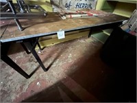 Folding table