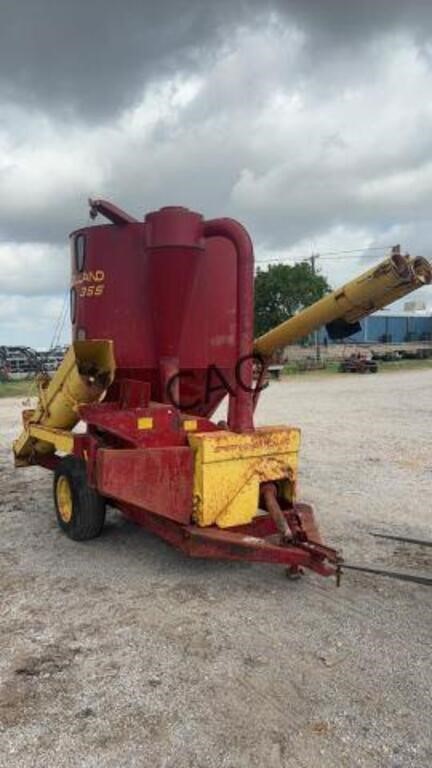 New Holland 355 Grinder Mixer w/ Auger