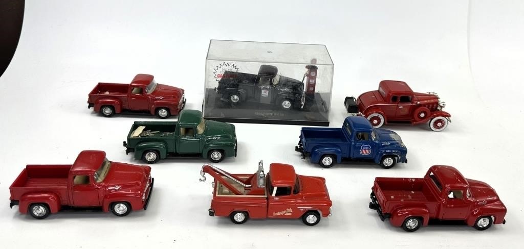 8 Die Cast Pick-up Trucks