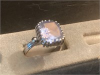 10K White Gold Ring with Blue Stone,4.1 Grams