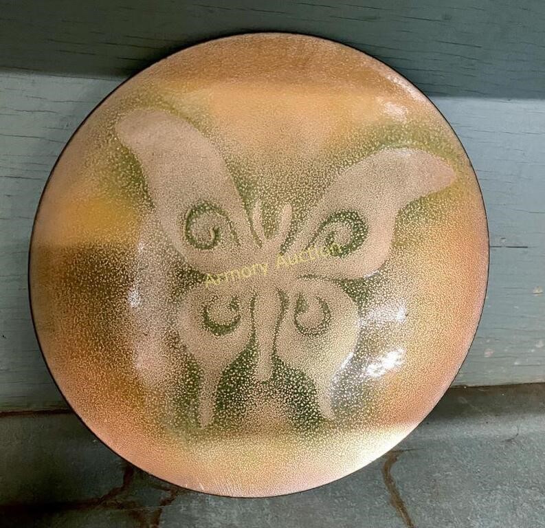 BUTTERFLY DECORATED PLATE - STENCIL / METAL