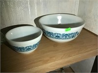 Pyrex mixing bowls