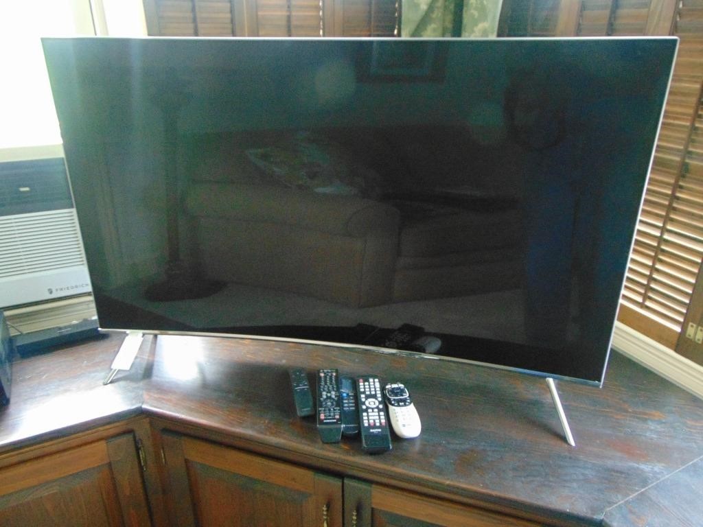Samsung Curved Flatscreen TV & Cabinet