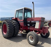 1586 International  Diesel Tractor, runs, with