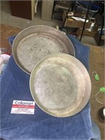 Two Round cake pans aluminum