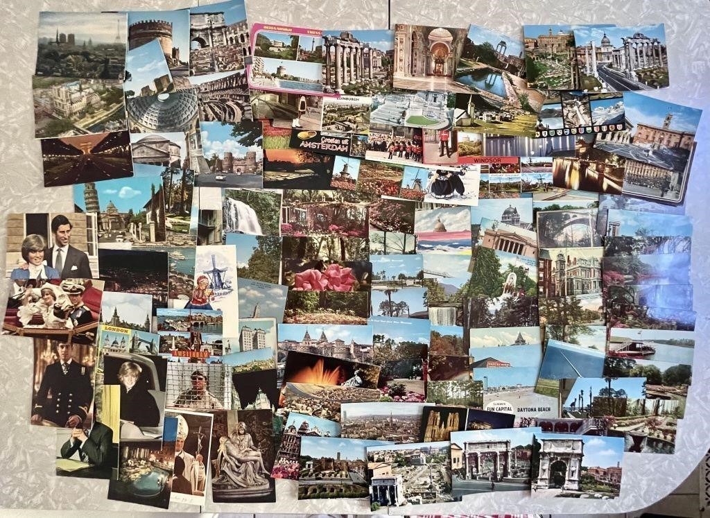 116 souvenir postcards