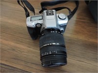 Minolta Maxim 5 camera with case