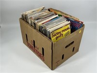 BOX OF VINTAGE AND MODERN COMIC BOOKS