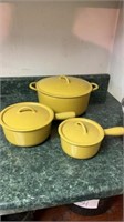 Descoware yellow cast iron pots and small Dutch