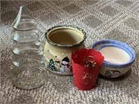 Lot of misc items including bowls, cookie jar and