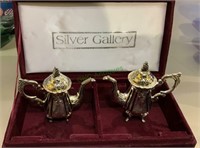 Silver gallery - salt and pepper shakers in the