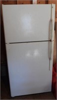GE Refrigerator/freezer (comes on but does