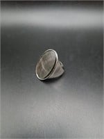 Large Womens Ring (Size 8.5)