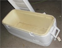 Large Igloo Cooler Needs Repair & Cleaning