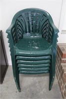 6 Plastic outdoor chairs
