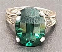 (XX) Green Crystal Sterling Silver Ring (Size 8)