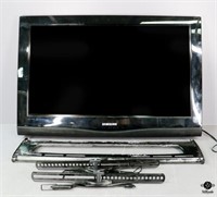 Samsung 32" TV w/ Wall Mount Brackets