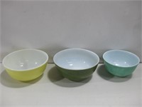 Three Pyrex Mixing Bowls Largest 10.5"