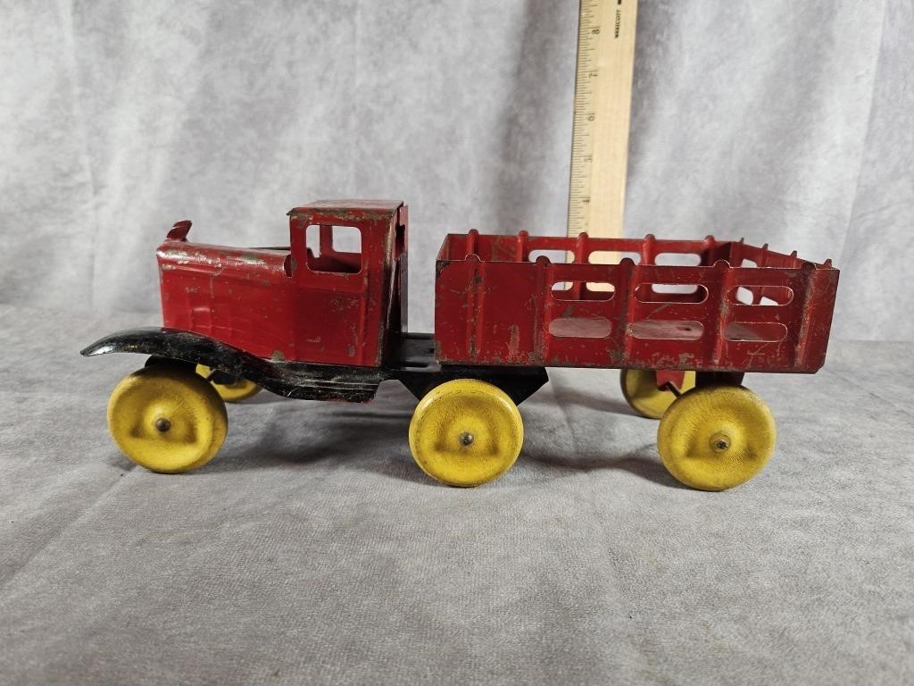 PRESSED STEEL TRUCK WITH STAKE BED TRAILER