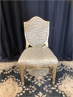 Elegant accent Chair