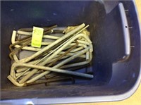 LOT OF MISCELLANEOUS THREADED METAL RODS