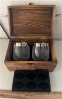 HARLEY DAVIDSON DRINK GLASS SET W/WODEN CASE &