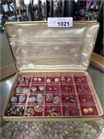 Vintage jewlery box jewelry & contents