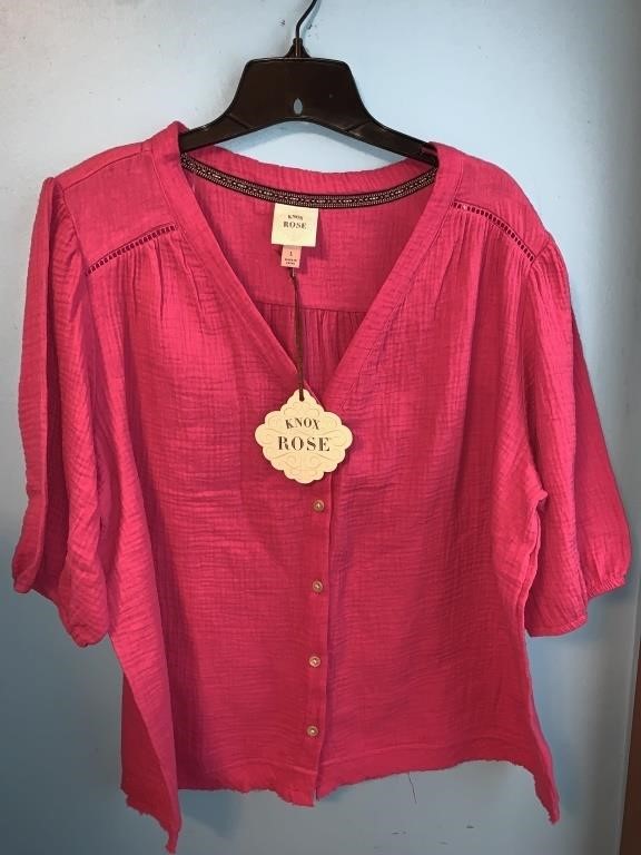 NWT Knox Rose size Large top