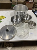 Stainless Mixing Bowls, Stock Pot, Pyrex Bowl