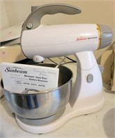 SUNBEAM MIXMASTER STAND MIXER