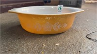 Vintage Pyrex Butterfly Gold 1.5 Quart Oval