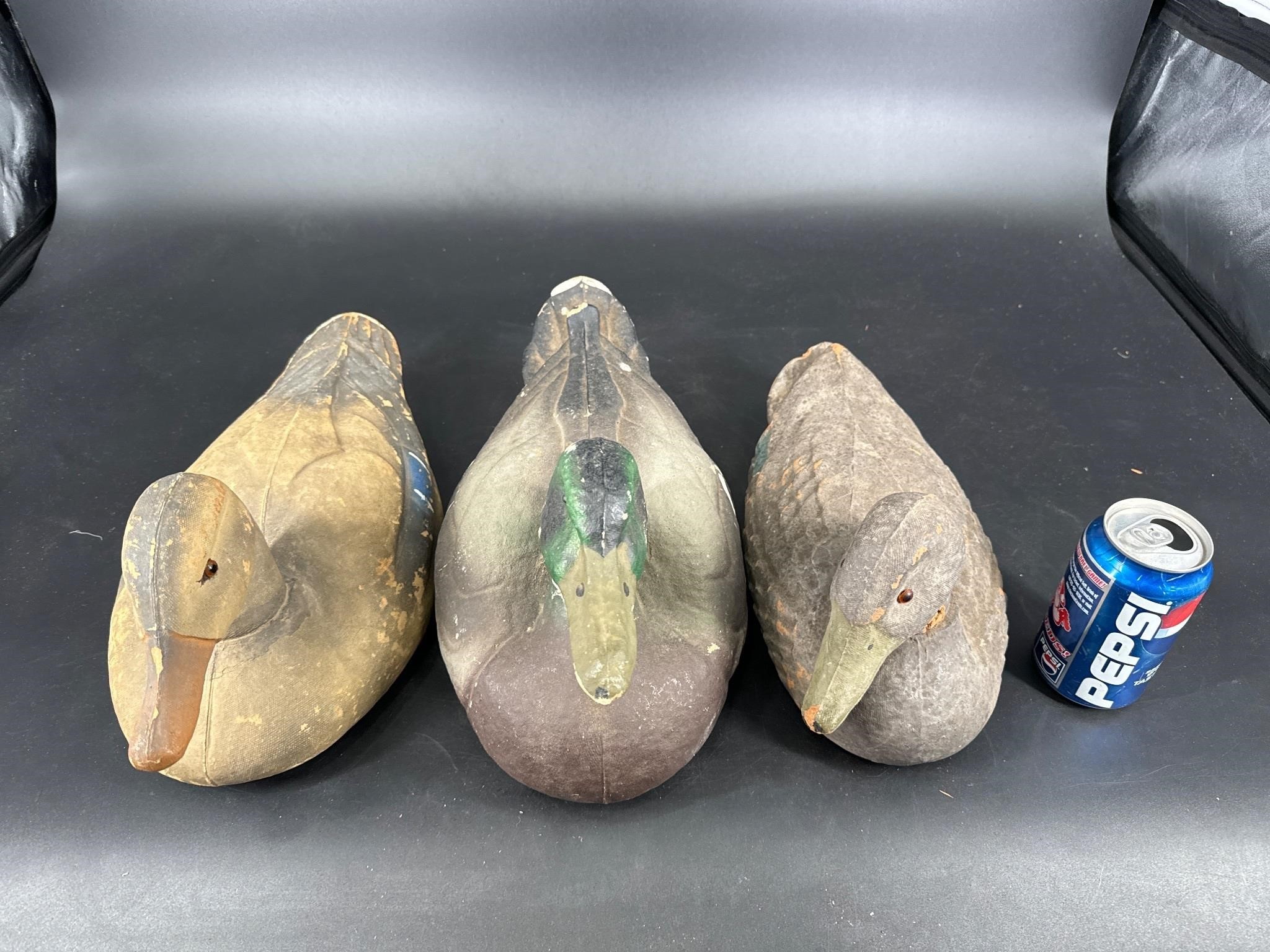 VICTOR CARRYLITE PAPER MACHE DUCK DECOY LOT OF 3