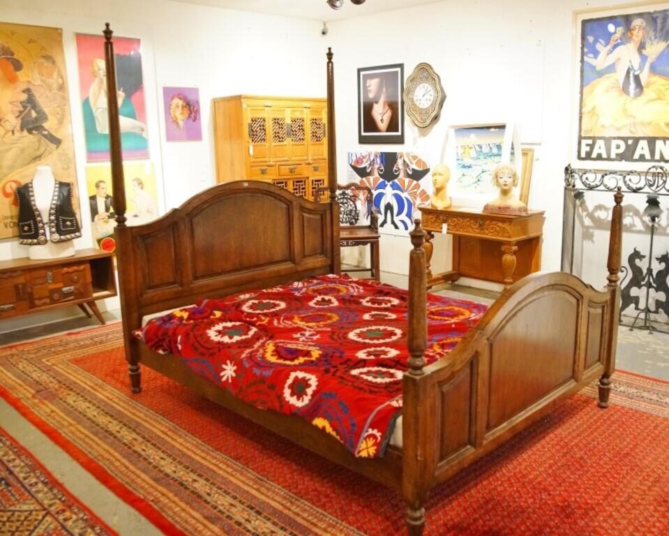 4 Poster antique style Queen bed