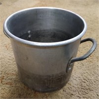 Double Handled  3 1/2 Gal Aluminum Pot