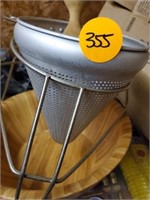 STRAINER AND MASHER STAND
