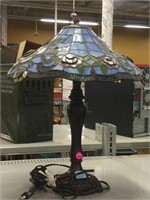 Tiffany style lamp. Metal base 18x15