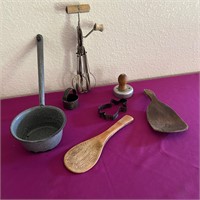 Vintage Kitchen Items - Nice!