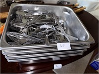 STAINLESS BUS TRAYS AND SILVERWARE