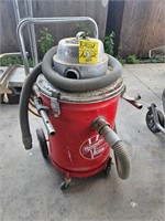 MILWAUKEE VACUUM ON WHEELS