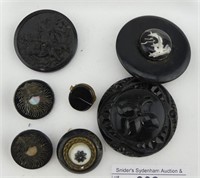 TRAY: APPROX. 8 BLACK & WHITE BUTTONS